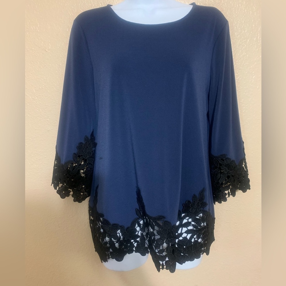CHICOS Navy Blue & Black Embroidered Detail Top